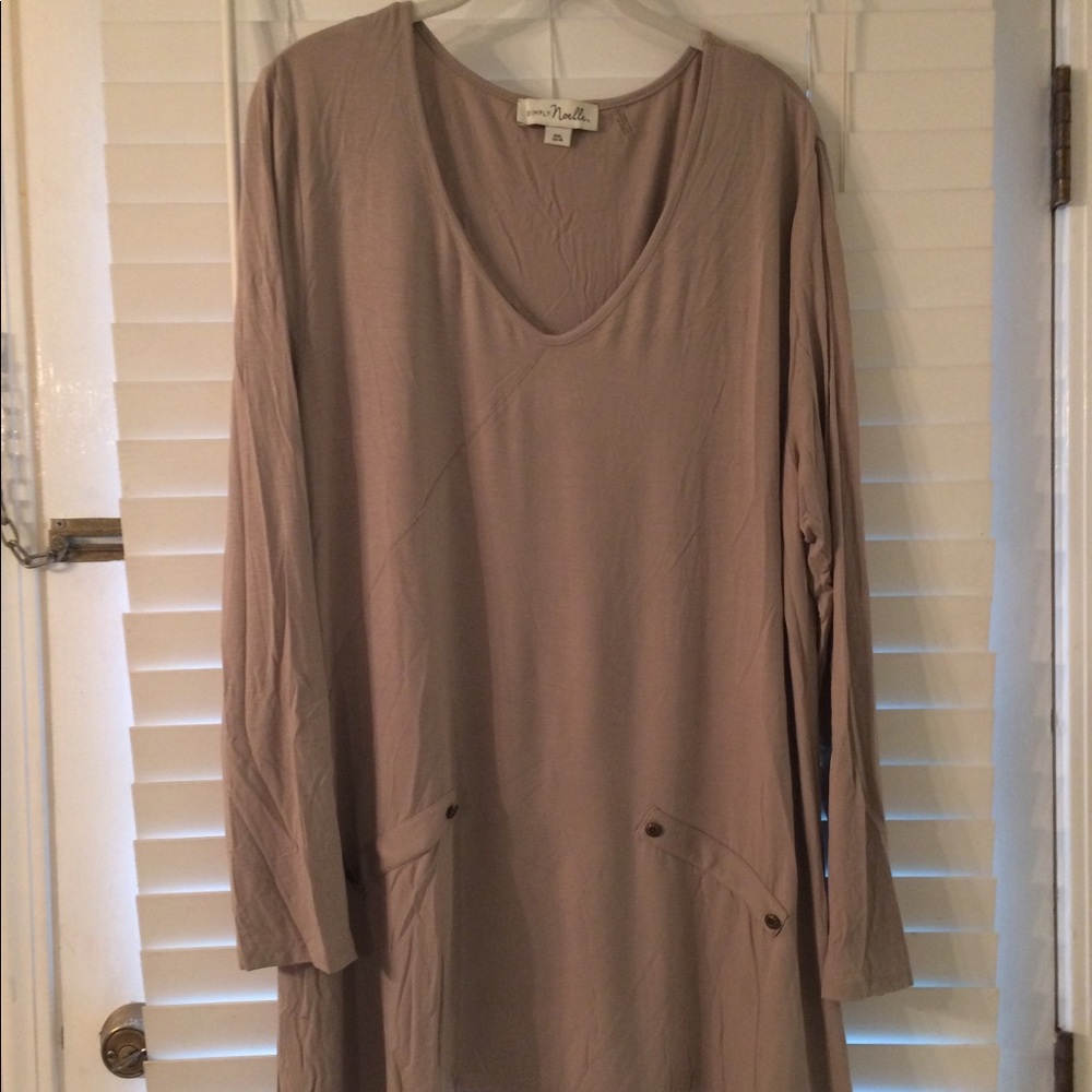 LADIES PLUS SZ XXL TUNIC SHARK BITE HEM